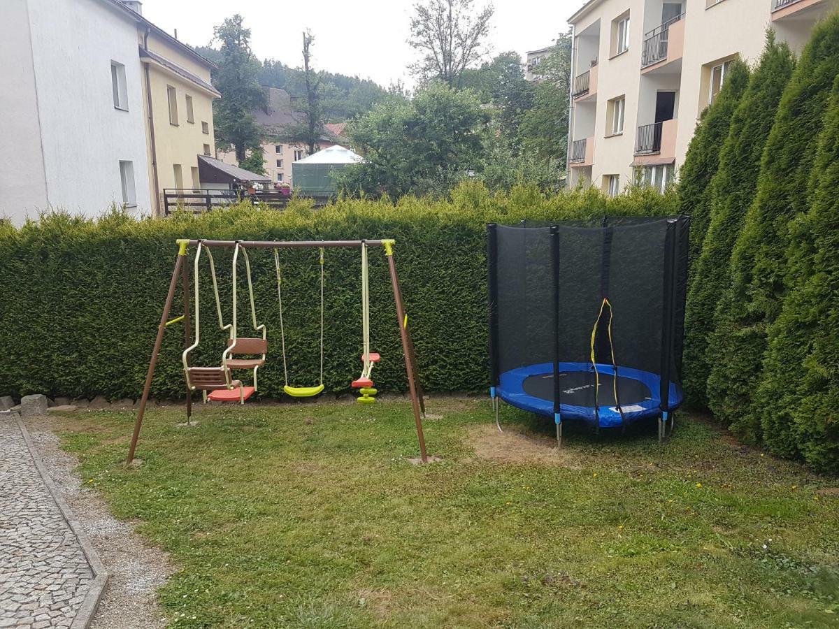 Willa Pod Zegarem - W Cenie Parking, Szybkie Wifi, Duzy Ogrod, Wiata Grilowa! Krynica Zdroj Exterior photo